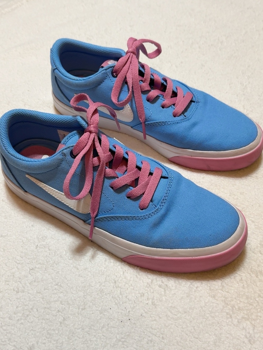 Nike Women's Low-Top Sneakers in Blue and Pink